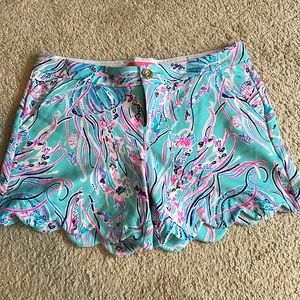 Lilly Pulitzer 5 inch scallop hem shorts